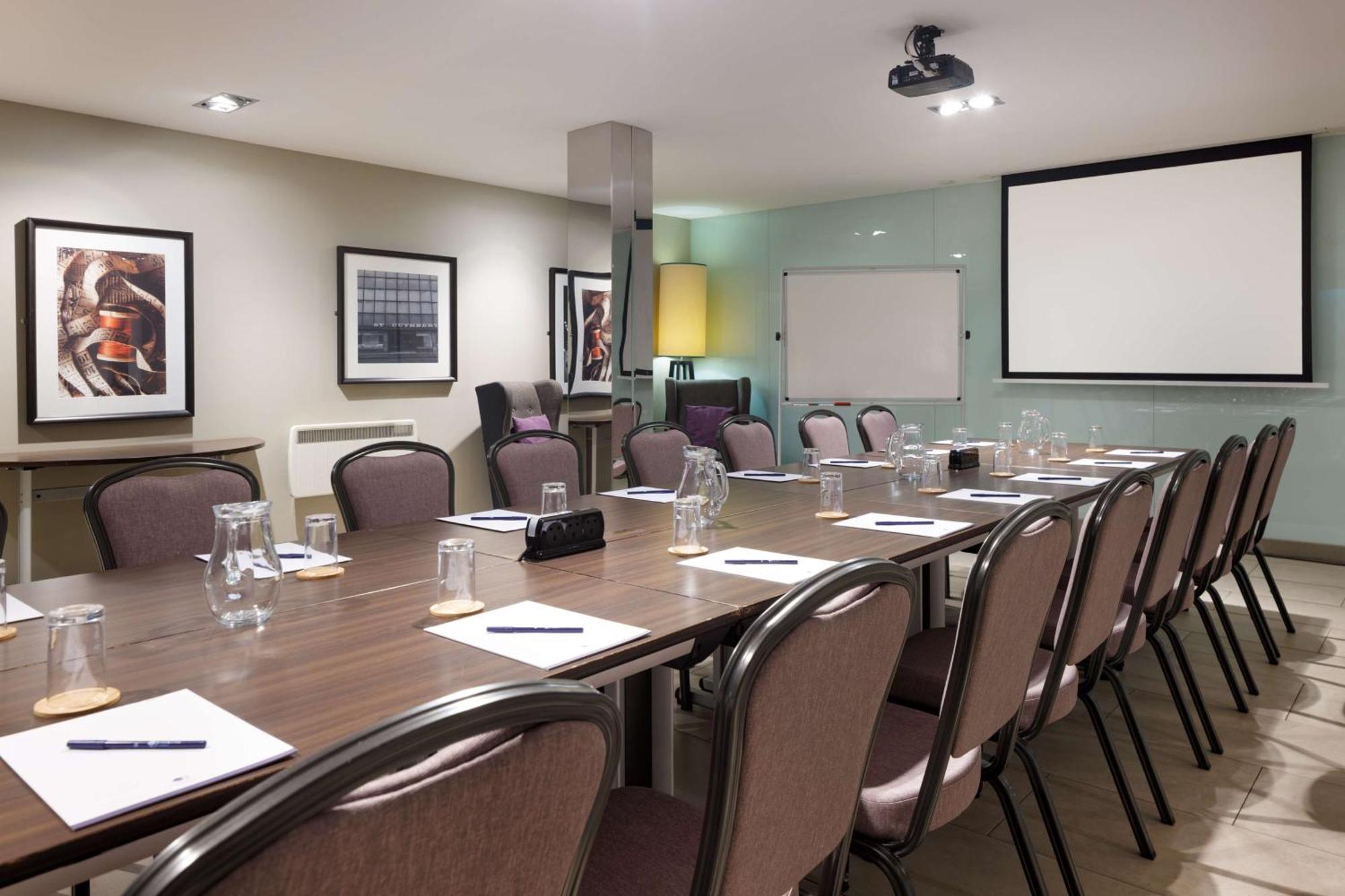Doubletree By Hilton Centre Отель